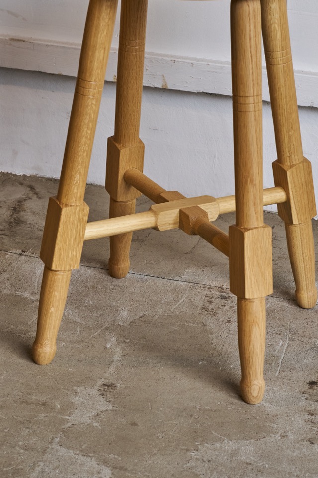 そうすけの丸椅子　ろくろ脚 