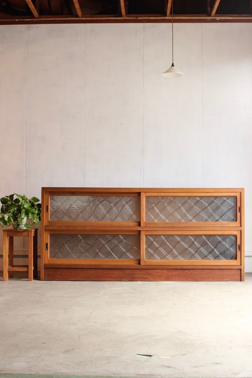 横長ガラス引戸棚 | 全ての商品 - 古家具古道具 そうすけ