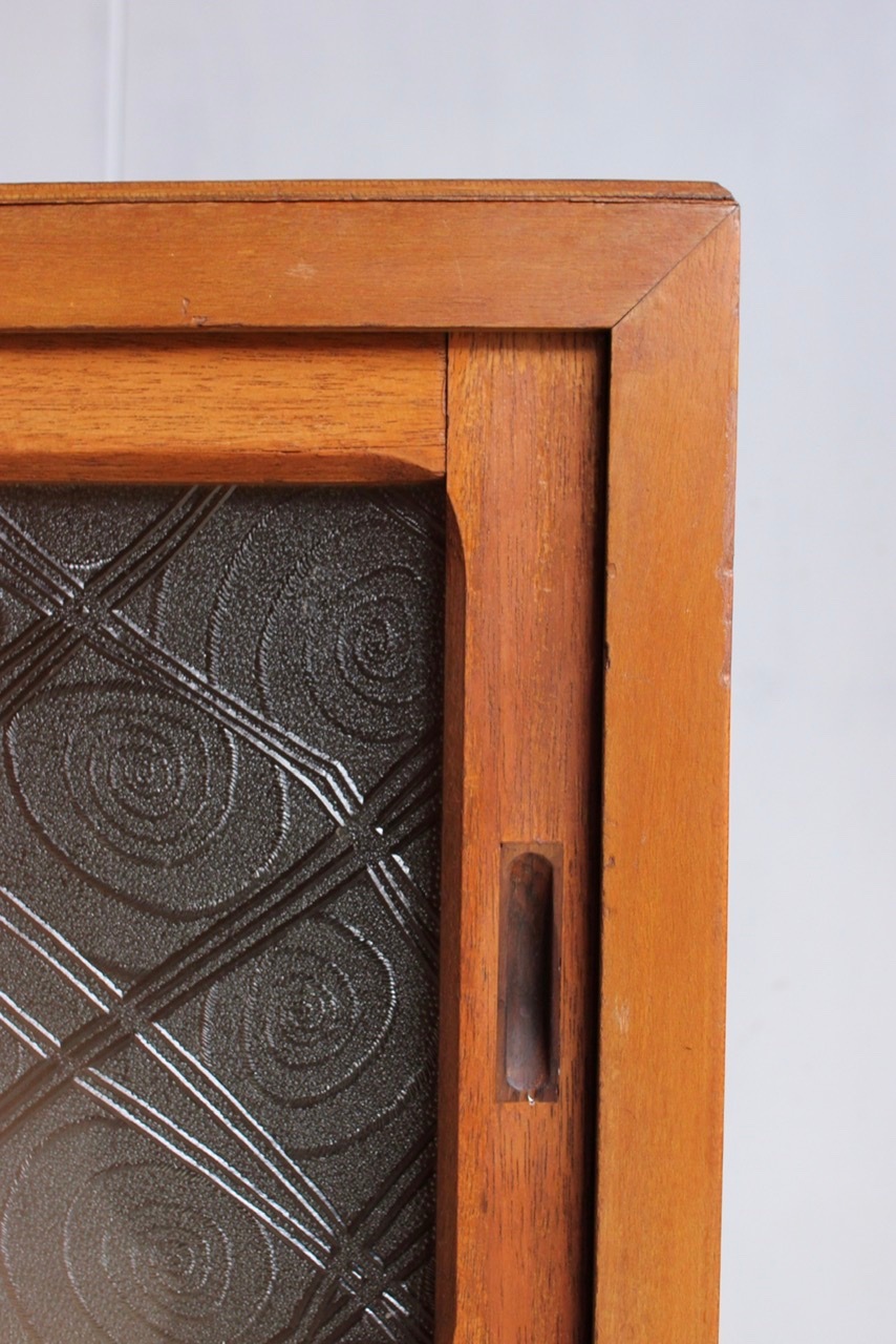 横長ガラス引戸棚 | 全ての商品 - 古家具古道具 そうすけ