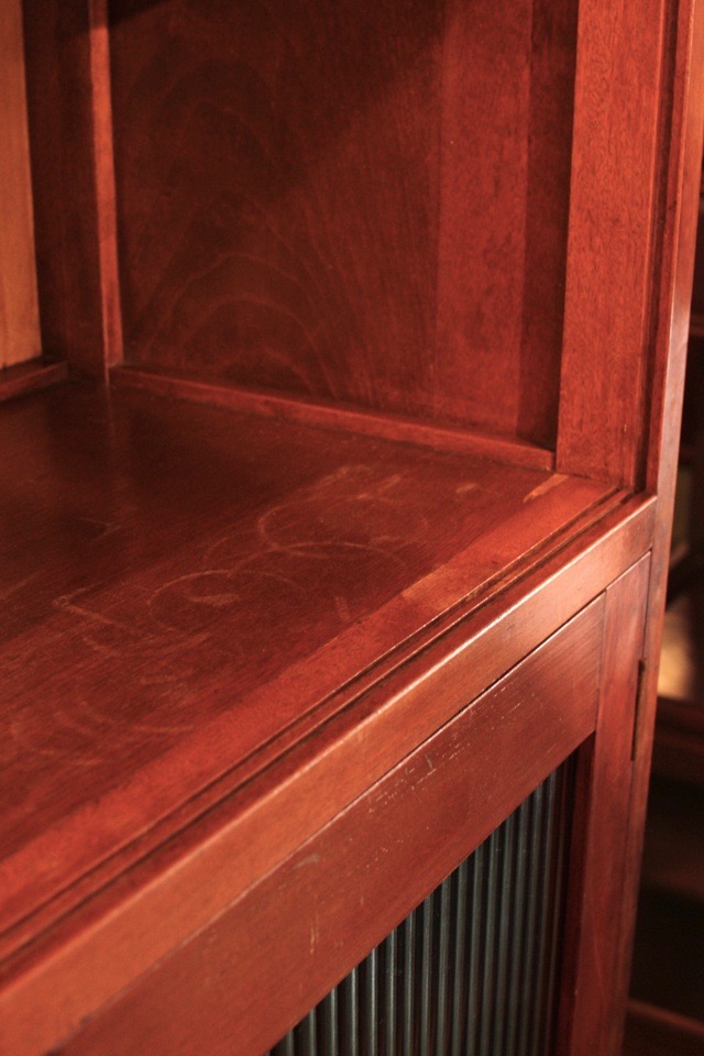 モールガラスの戸棚