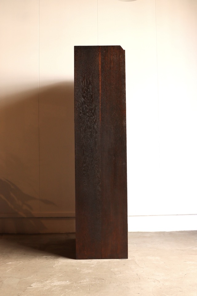 モールガラスの戸棚