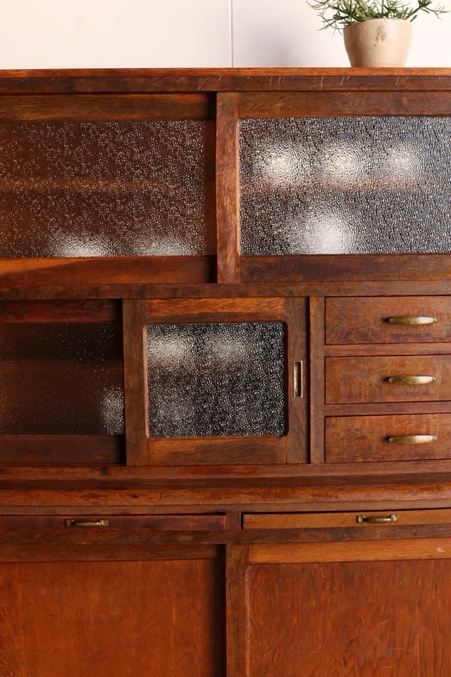 古い木製の食器棚【もえ】 古い木製の食器棚【もえ】 古い木製の食器棚【もえ様専用】 棚