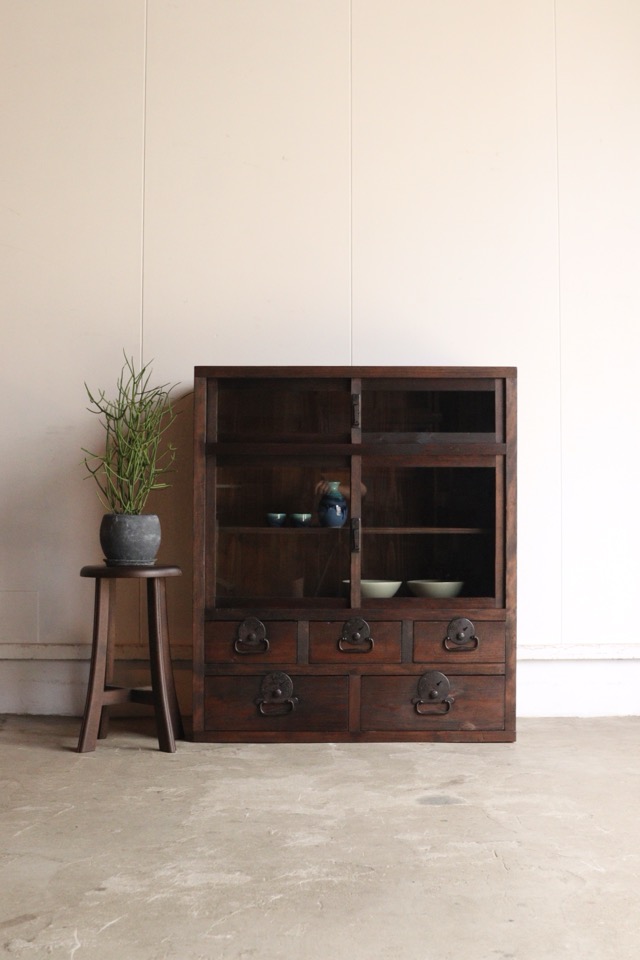 ガラス引戸棚