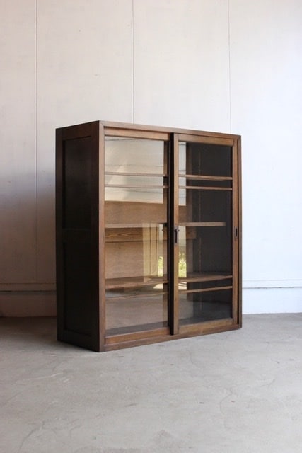 ガラス引戸棚 | 全ての商品 - 古家具古道具 そうすけ