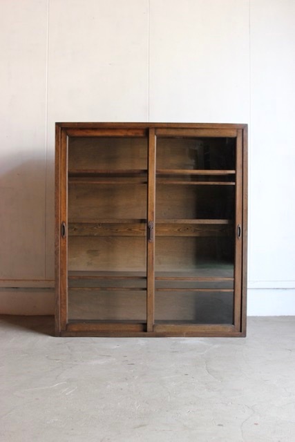 ガラス引戸棚 | 全ての商品 - 古家具古道具 そうすけ