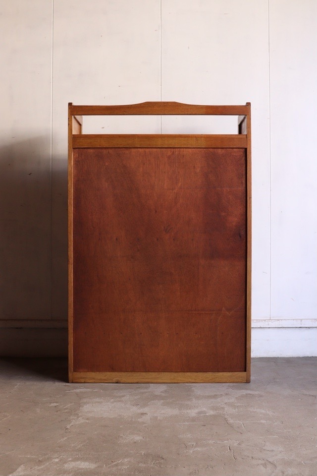 ダイヤガラスの戸棚