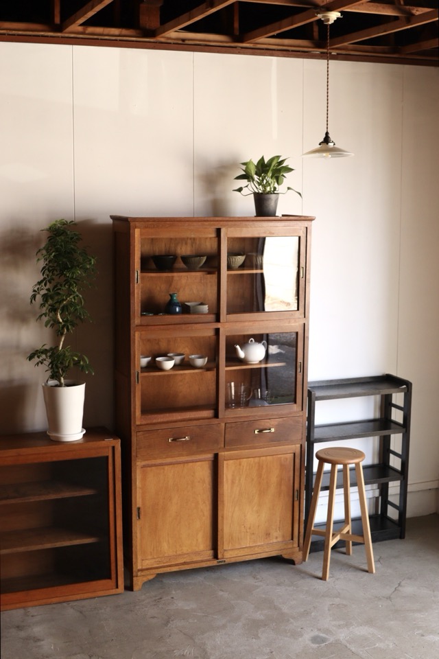 ガラス引戸棚 | 全ての商品 - 古家具古道具 そうすけ