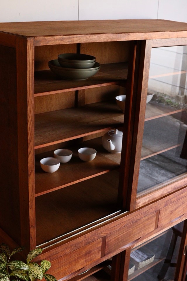 ガラス引戸棚 | 全ての商品 - 古家具古道具 そうすけ