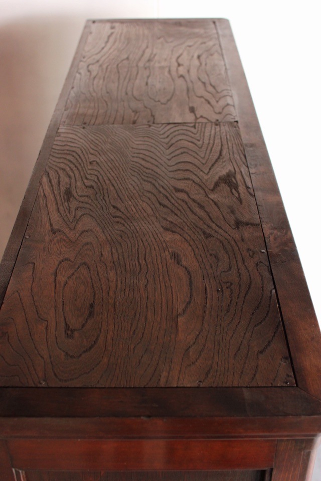 ダイヤガラスの戸棚