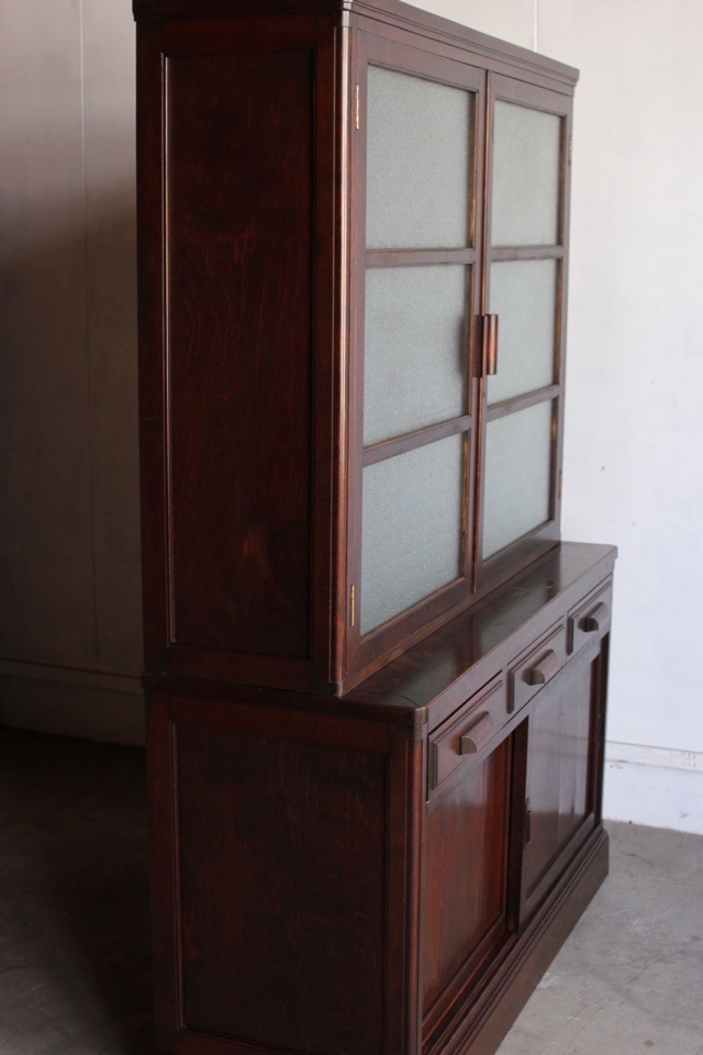 ダイヤガラスの戸棚