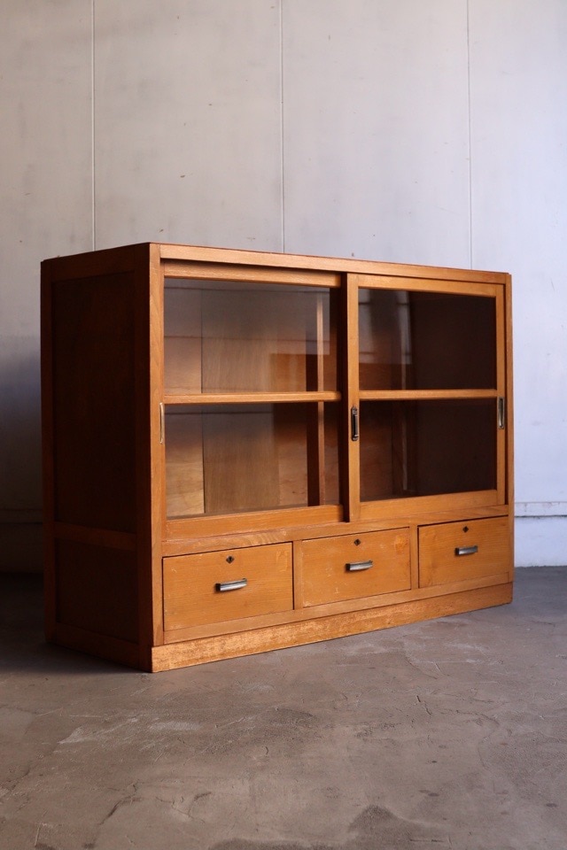 ガラス引戸棚 | 全ての商品 - 古家具古道具 そうすけ