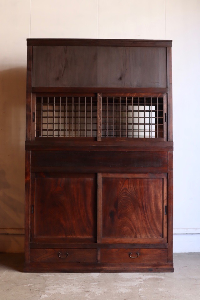 水屋箪笥（みずやたんす）飾り棚　昭和レトロ 両面水屋箪笥 | 全ての商品 - 古家具古道具 そうすけ