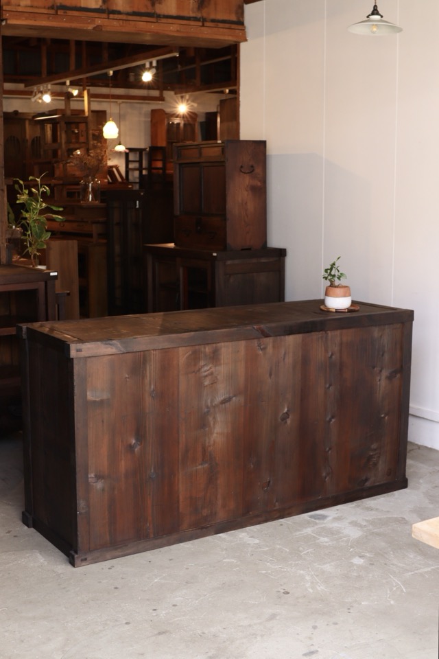 モールガラスの引戸棚