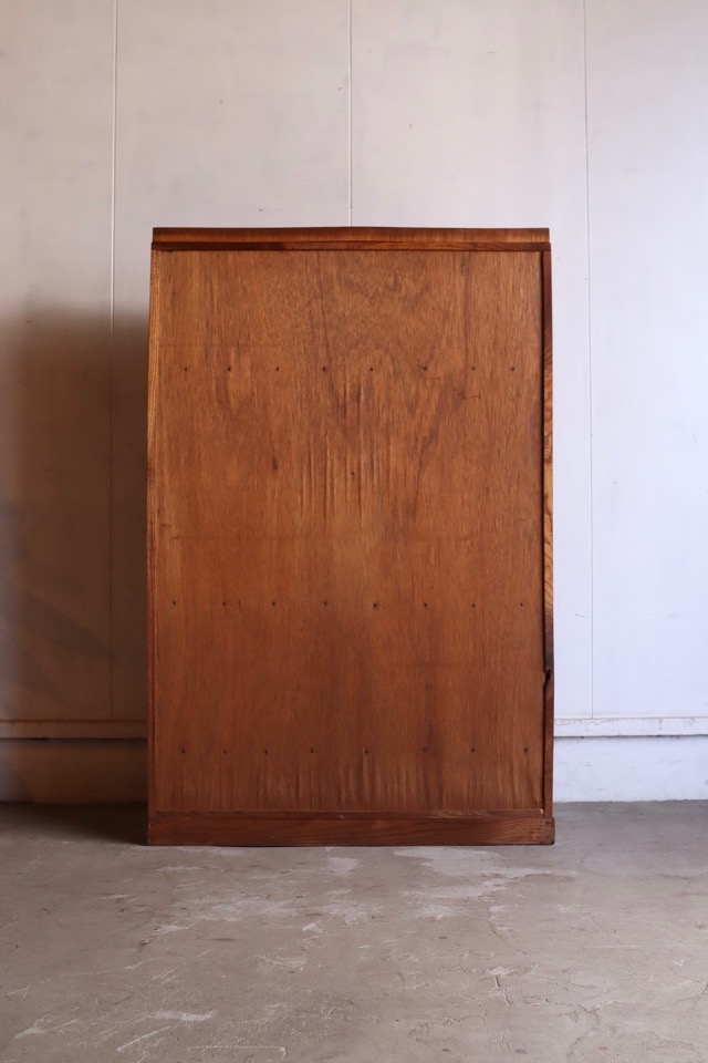 ダイヤガラスの戸棚