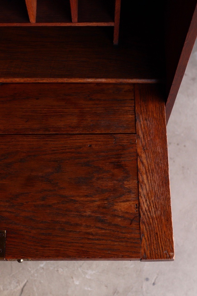 ライティングデスク