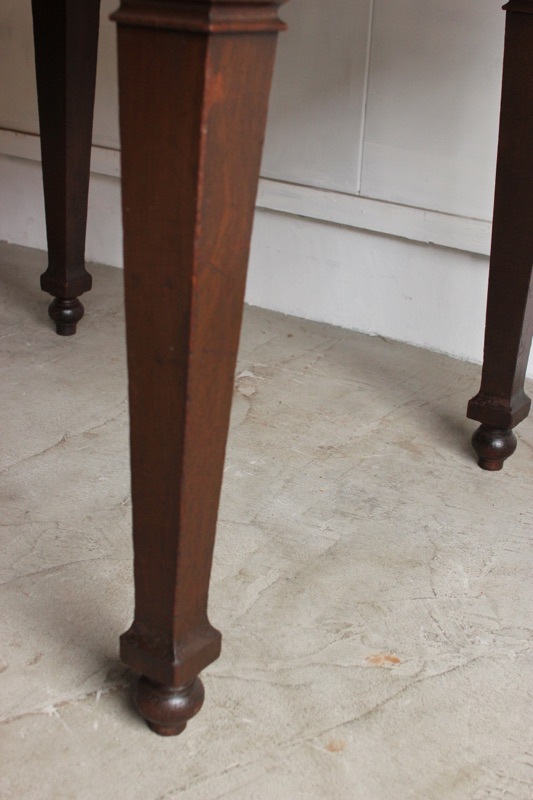 ダイニングテーブル