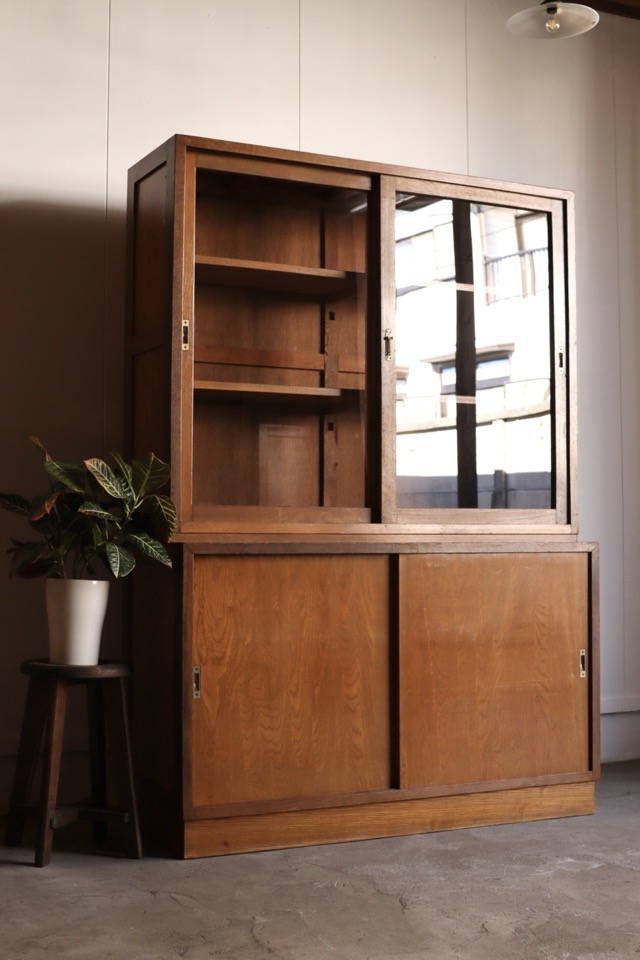 ガラス引き戸棚、茶箪笥、食器棚