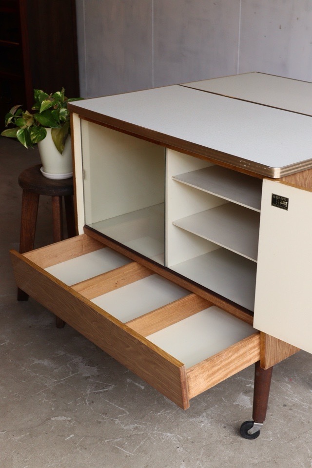 テーブルワゴン