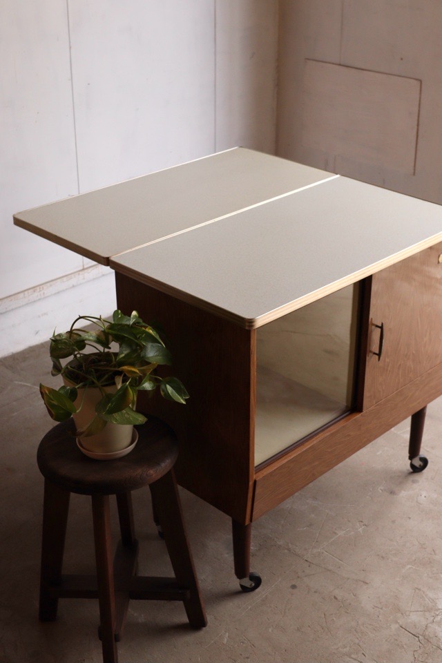 テーブルワゴン