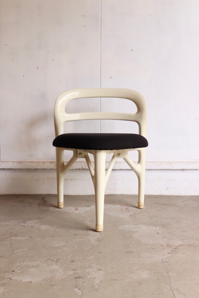 テーブルと椅子のセット