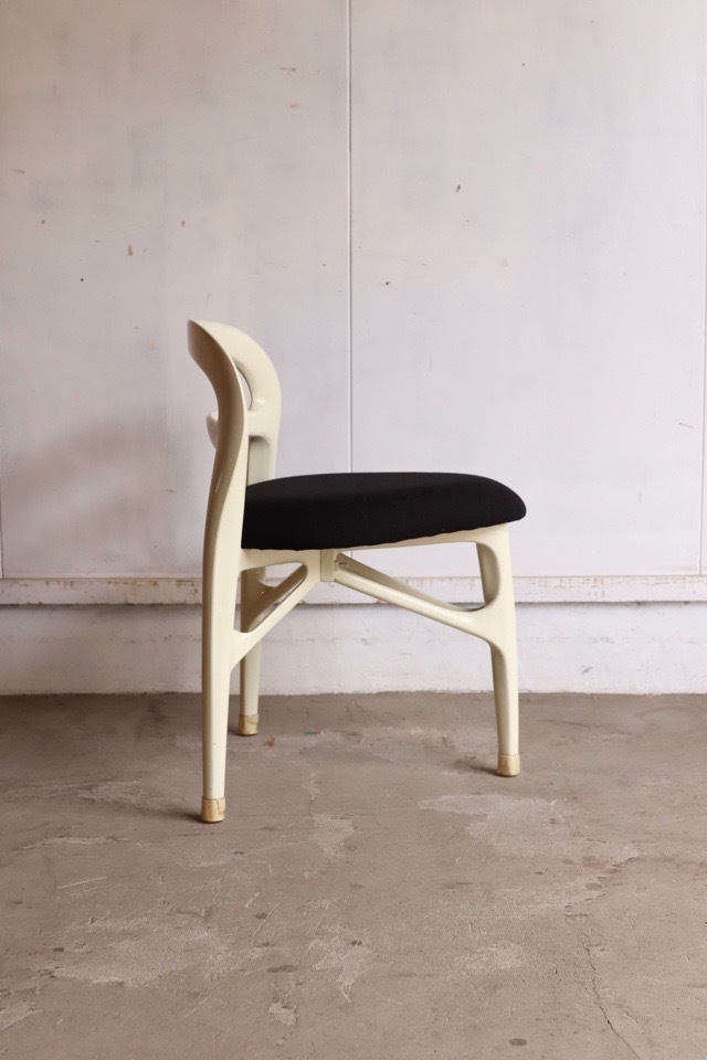 テーブルと椅子のセット