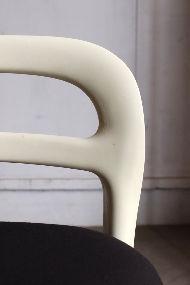 テーブルと椅子のセット