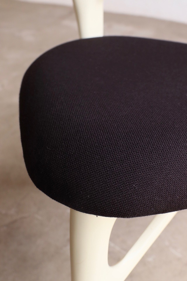 テーブルと椅子のセット