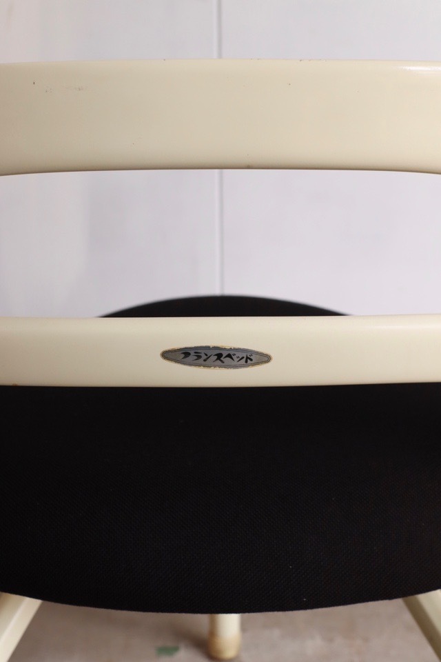 テーブルと椅子のセット