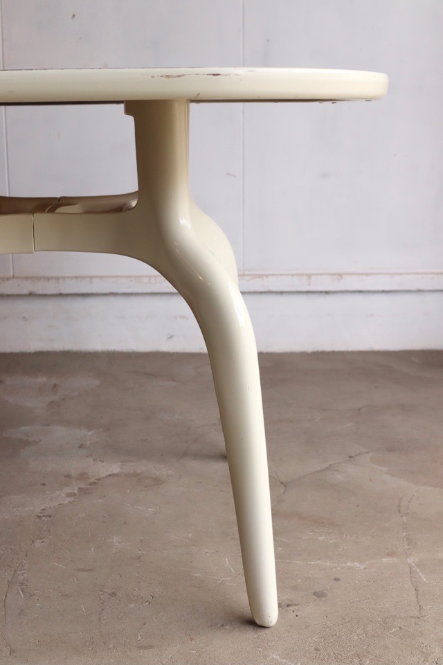 テーブルと椅子のセット