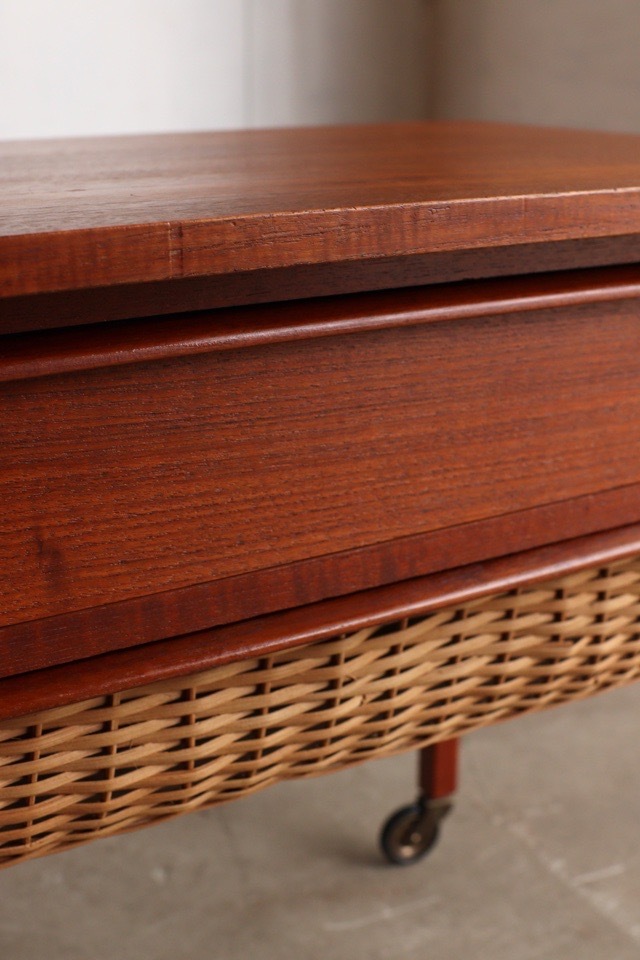 ソーイングテーブル