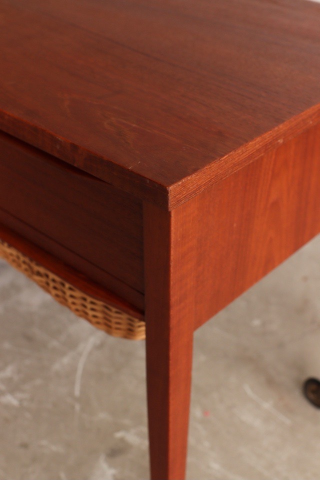 ソーイングテーブル