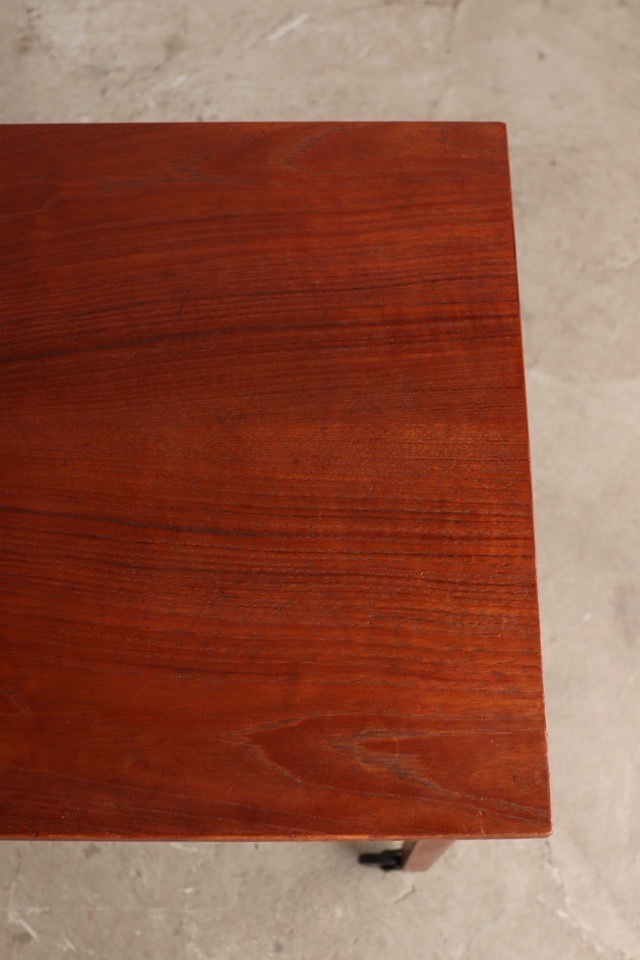 ソーイングテーブル