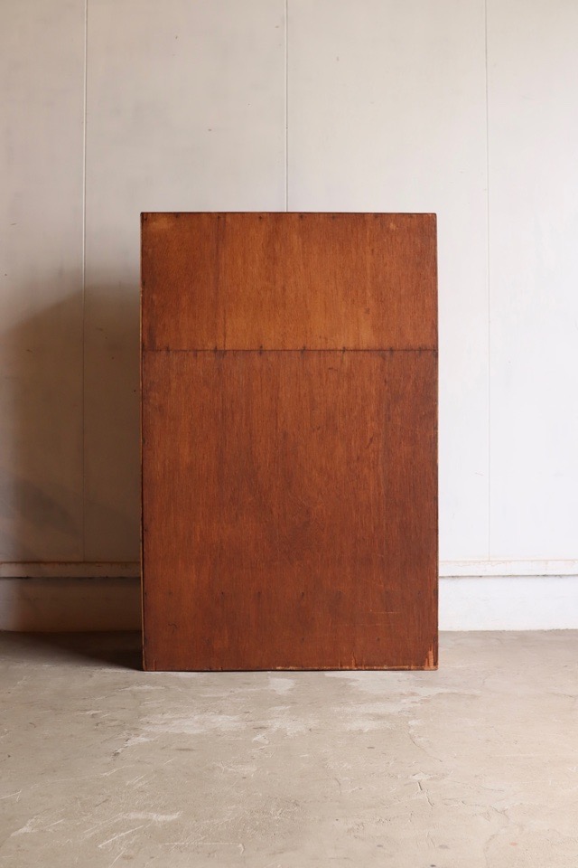 モールガラスの戸棚