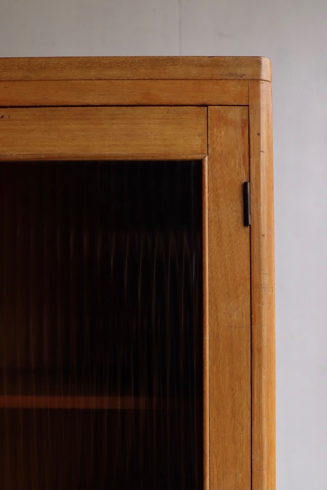 モールガラスの戸棚