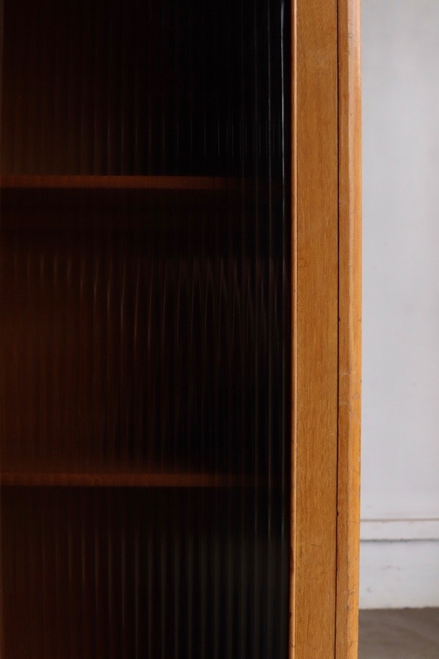 モールガラスの戸棚