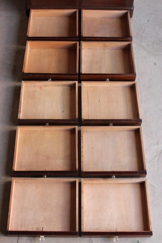 歯医者さんのチェスト