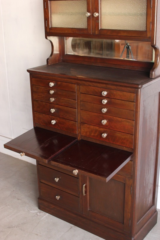 歯医者さんのチェスト