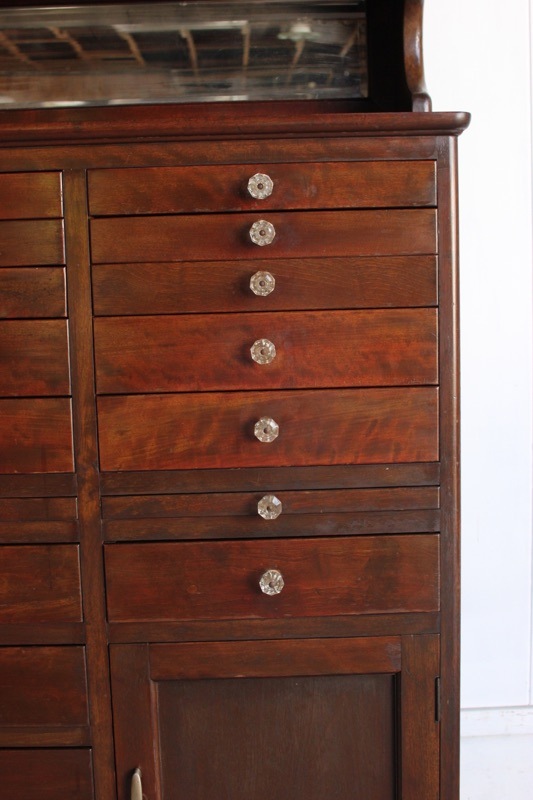 歯医者さんのチェスト