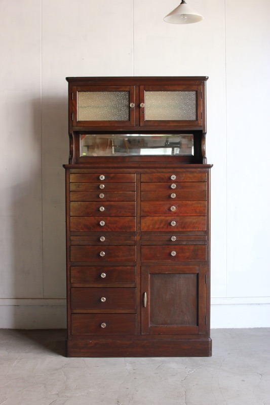 歯医者さんのチェスト