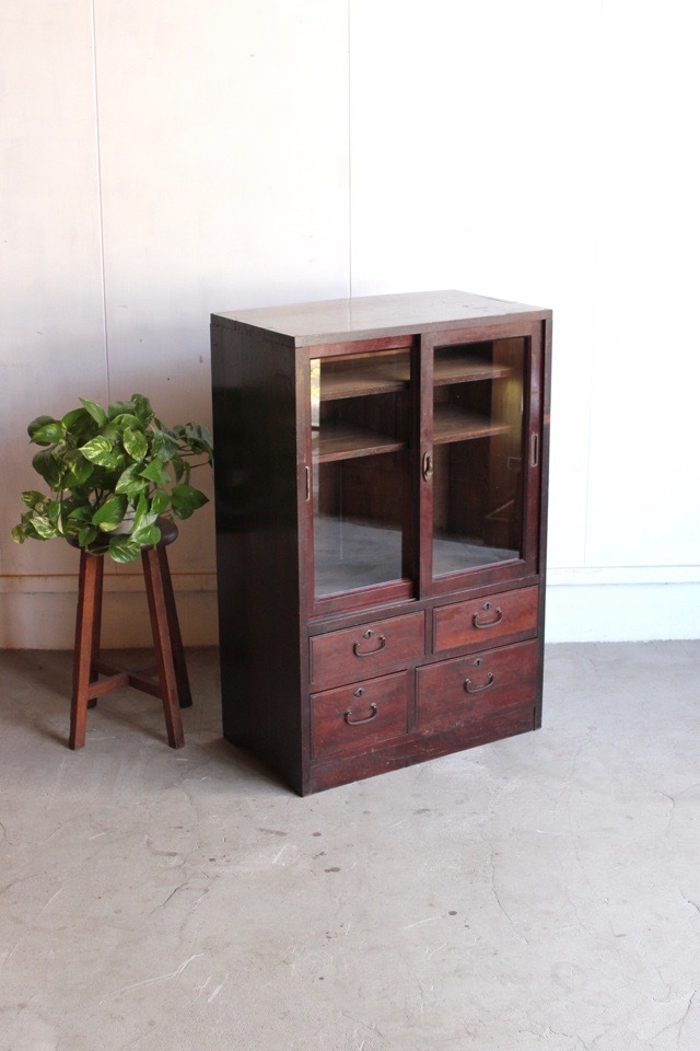 ガラス引戸棚 | 全ての商品 - 古家具古道具 そうすけ