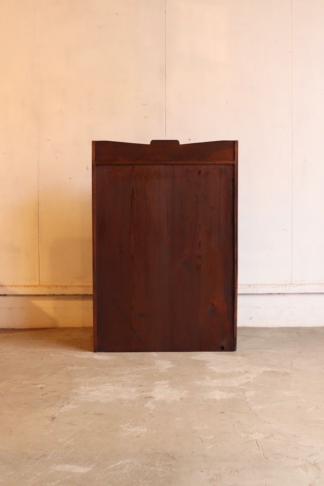 ダイヤガラスの戸棚