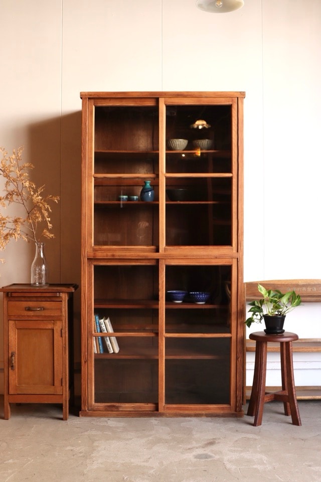 ガラス引戸棚 | 全ての商品 - 古家具古道具 そうすけ