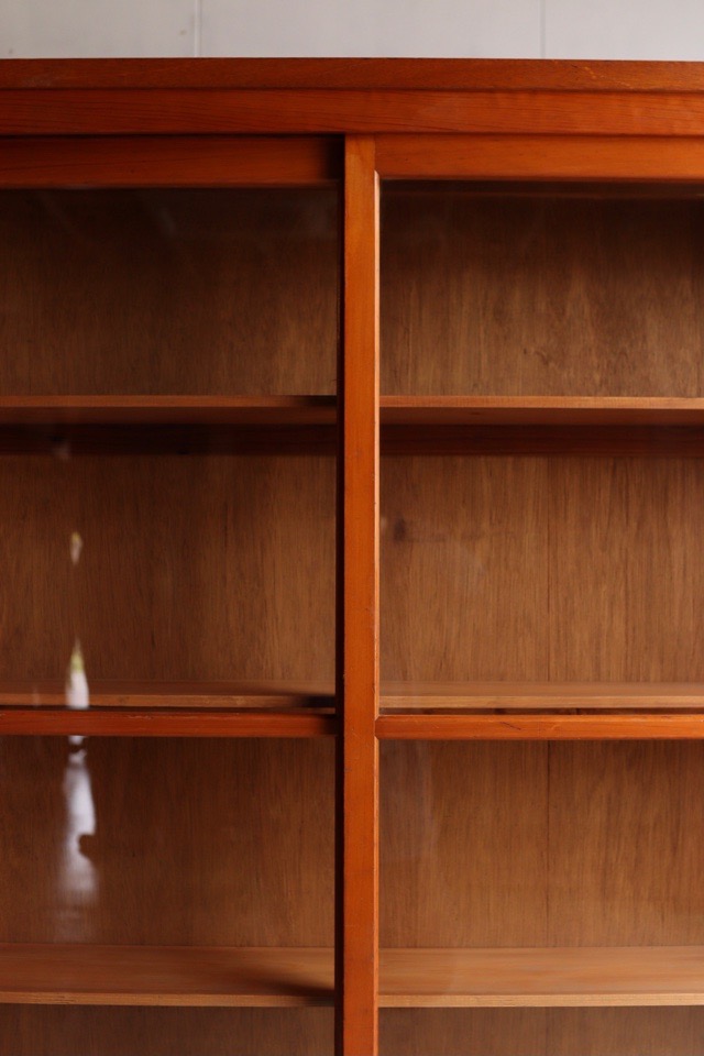 ガラス引戸棚 | 全ての商品 - 古家具古道具 そうすけ