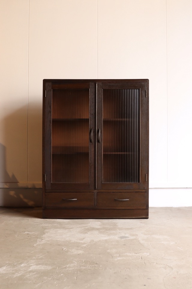 モールガラスの戸棚