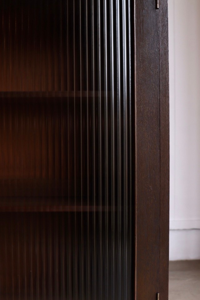 モールガラスの戸棚