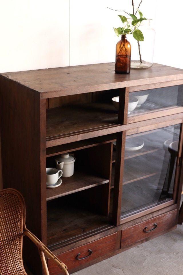 ガラス引戸棚 | 全ての商品 - 古家具古道具 そうすけ