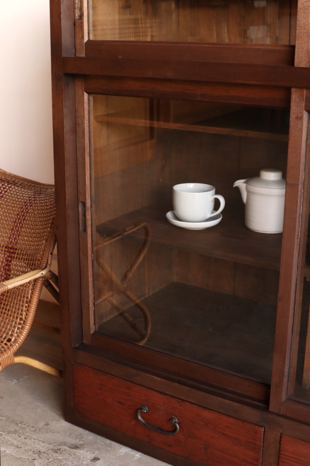 ガラス引戸棚 | 全ての商品 - 古家具古道具 そうすけ