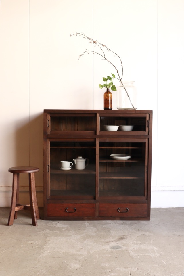 ガラス引戸棚 | 全ての商品 - 古家具古道具 そうすけ