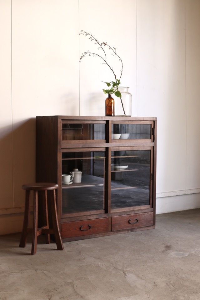 ガラス引戸棚 | 全ての商品 - 古家具古道具 そうすけ