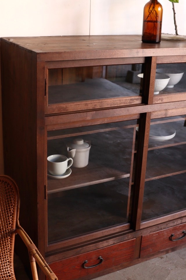 ガラス引戸棚 | 全ての商品 - 古家具古道具 そうすけ